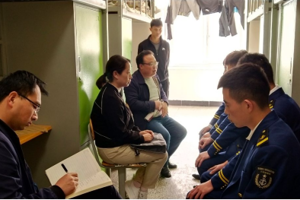 机械工程学院开展党员教师进宿舍活动
